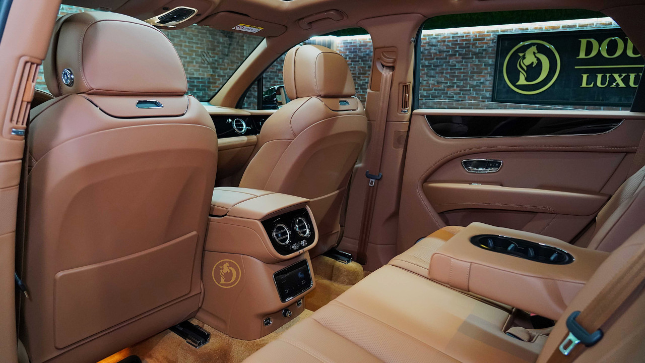 Bentley Bentayga - Image 10