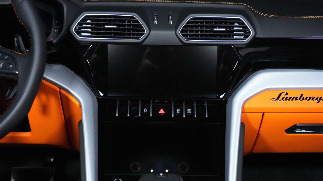 Lamborghini Urus - Image 7