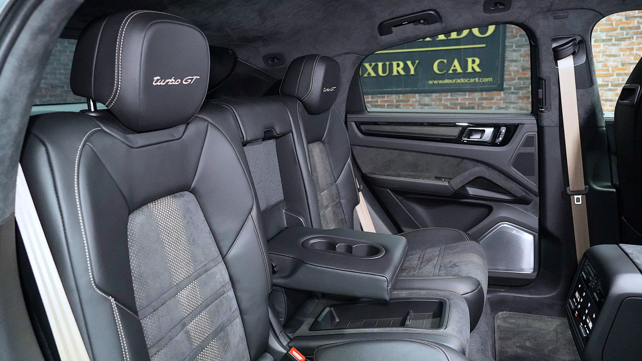 Porsche Cayenne - Image 12