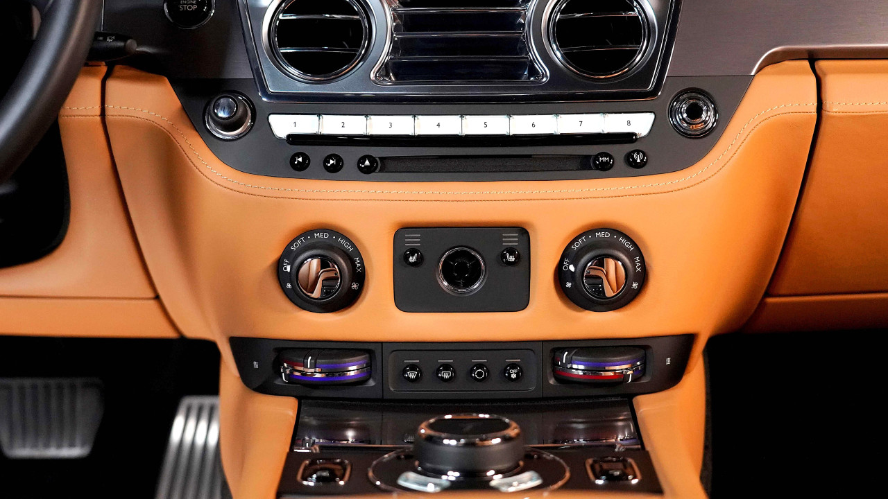 Rolls Royce Wraith - Image 9