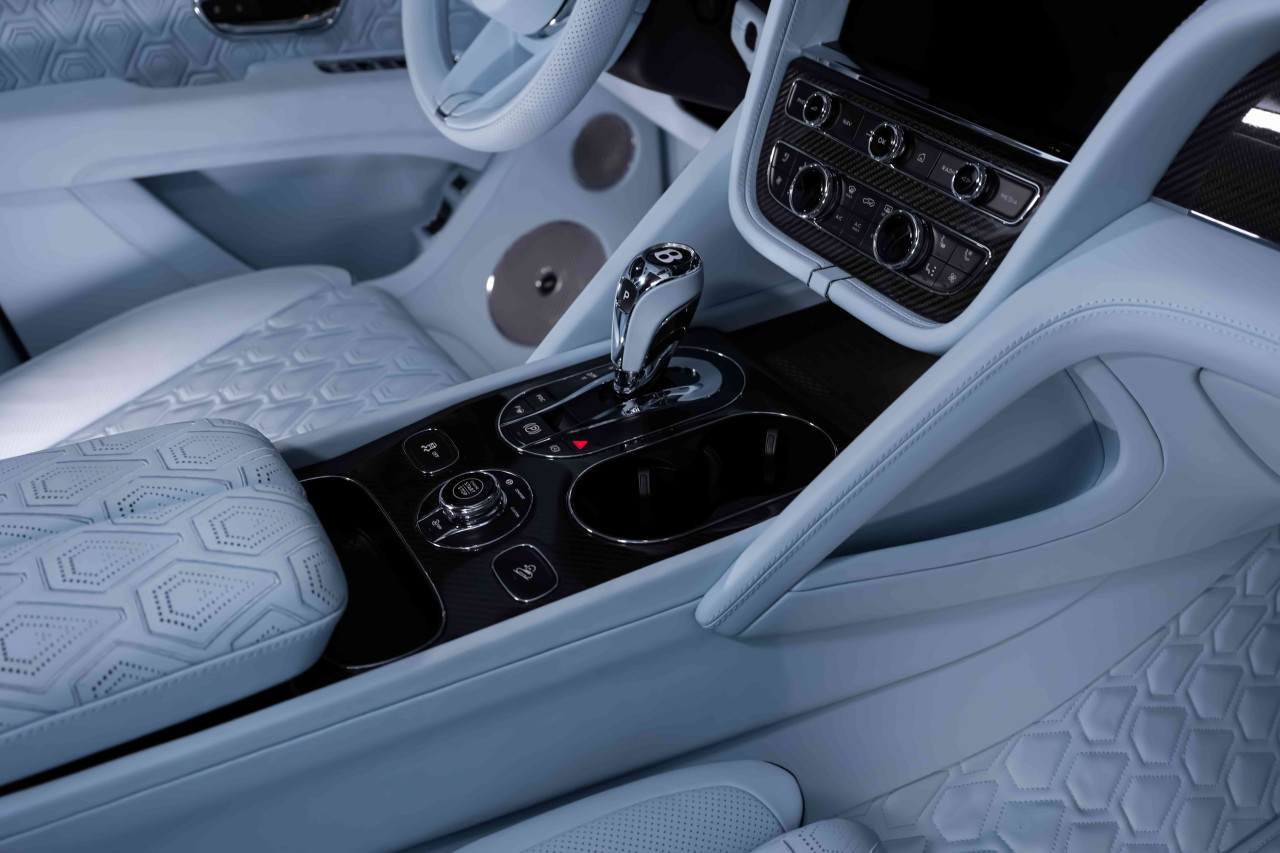 Bentley Bentayga - Image 11