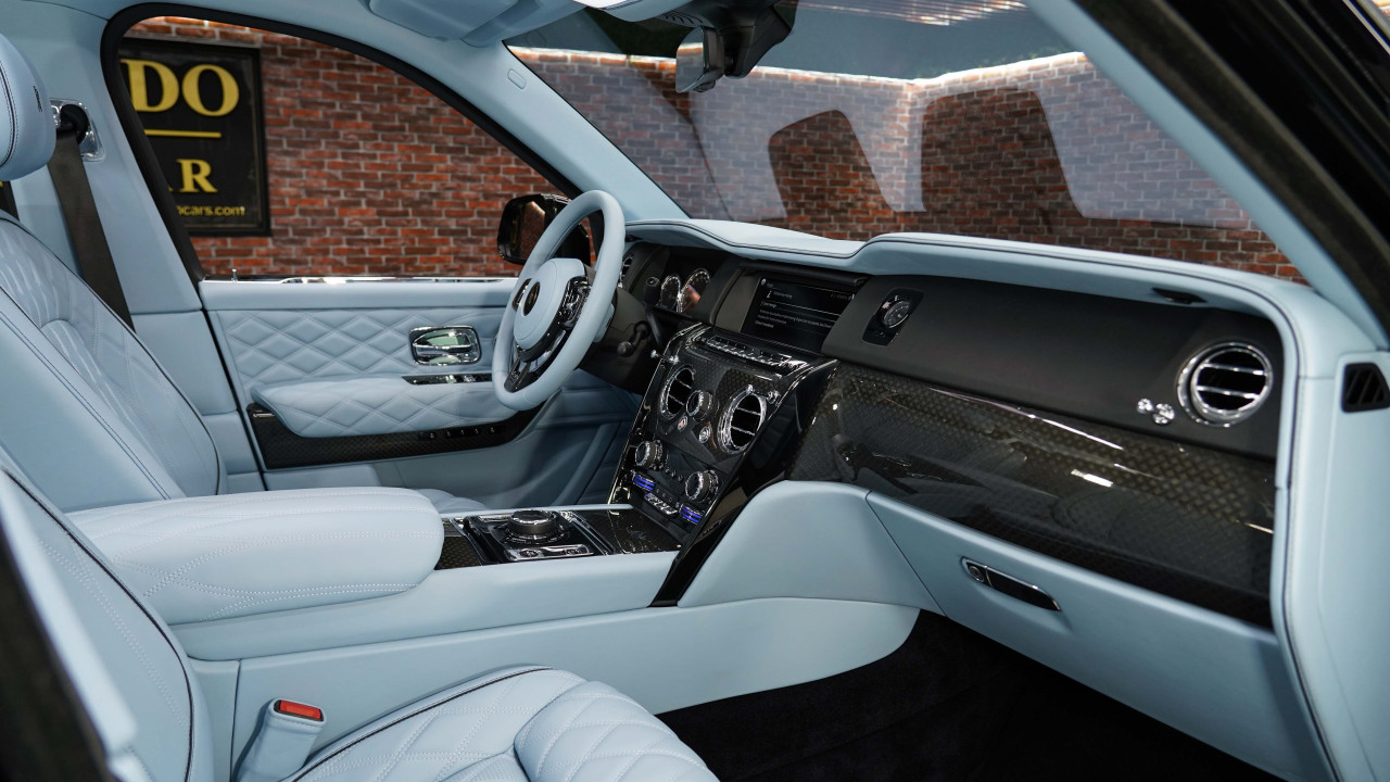 Rolls Royce Cullinan - Image 9
