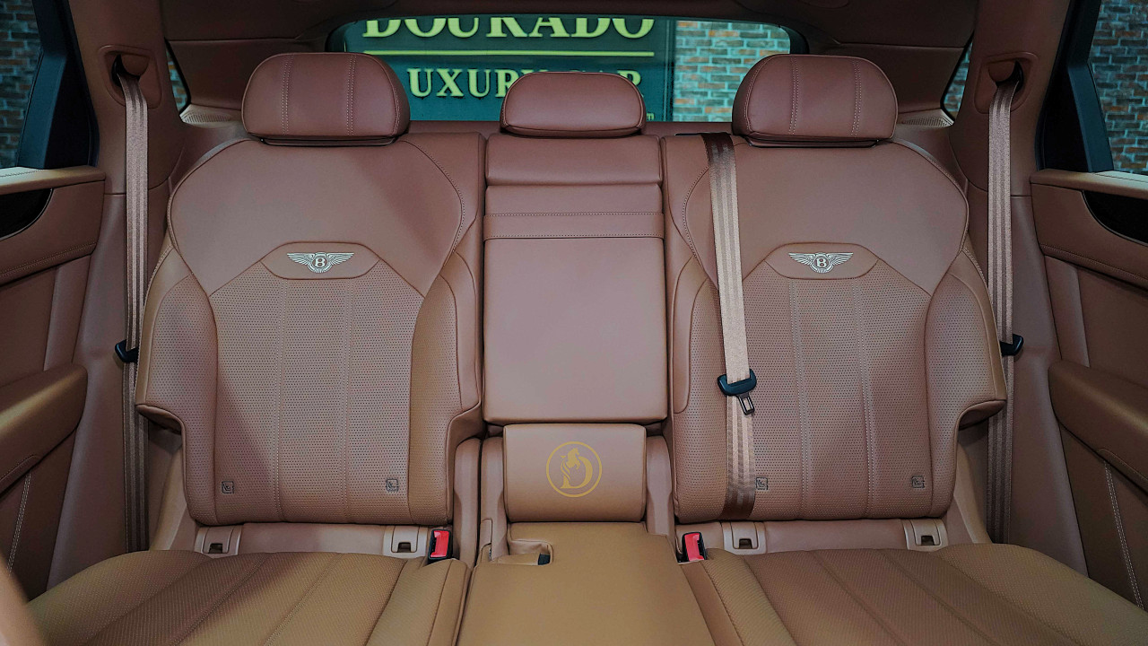 Bentley Bentayga - Image 12