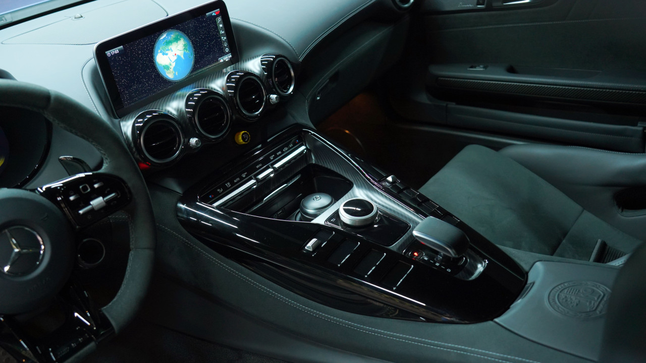 Mercedes Benz GT - Image 11