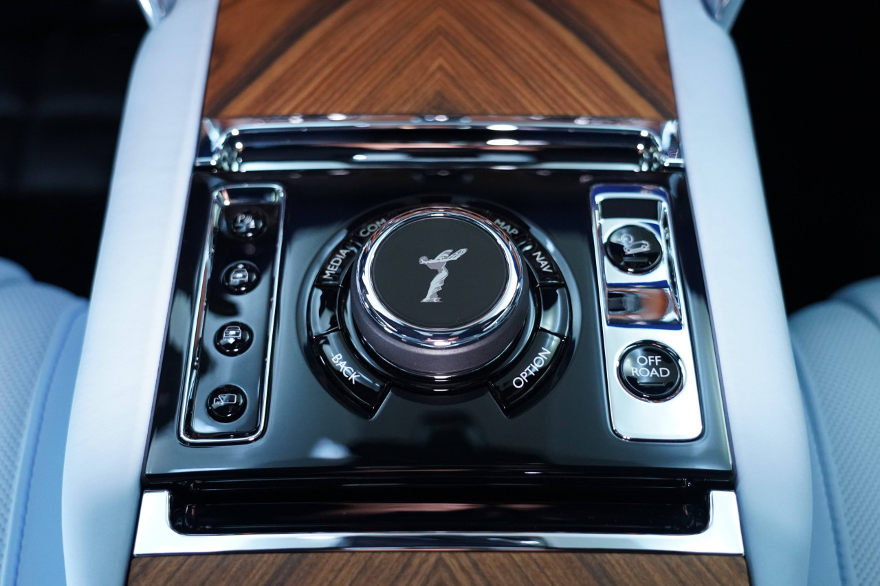 Rolls Royce Cullinan - Image 7