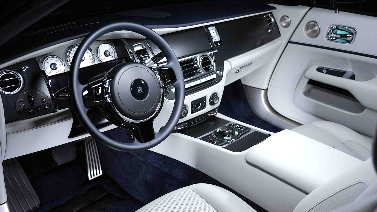 Rolls Royce Dawn - Image 7