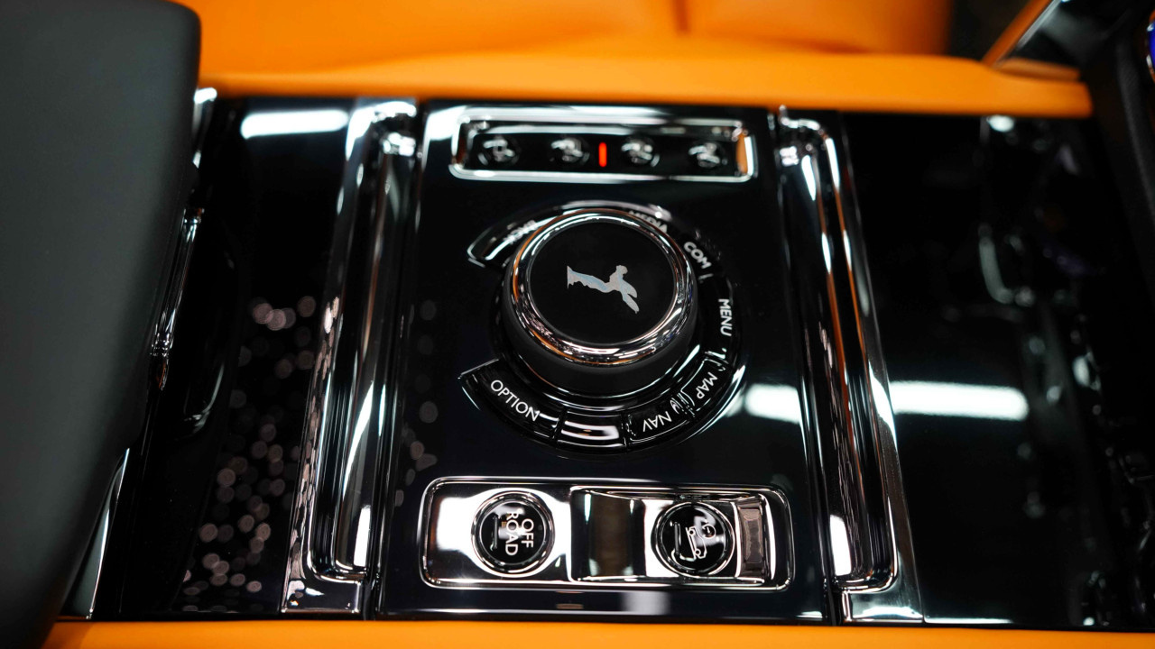Rolls Royce Cullinan - Image 9