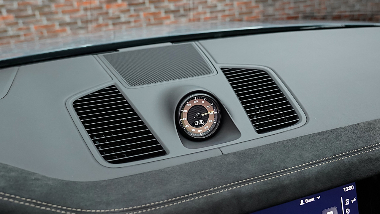 Porsche Cayenne - Image 8