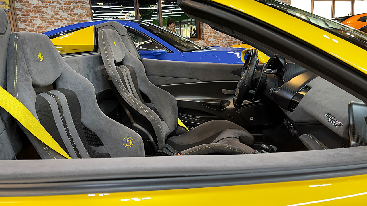 Ferrari 488 - Image 12