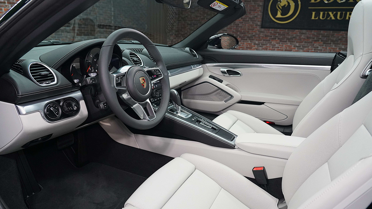Porsche Boxster - Image 6