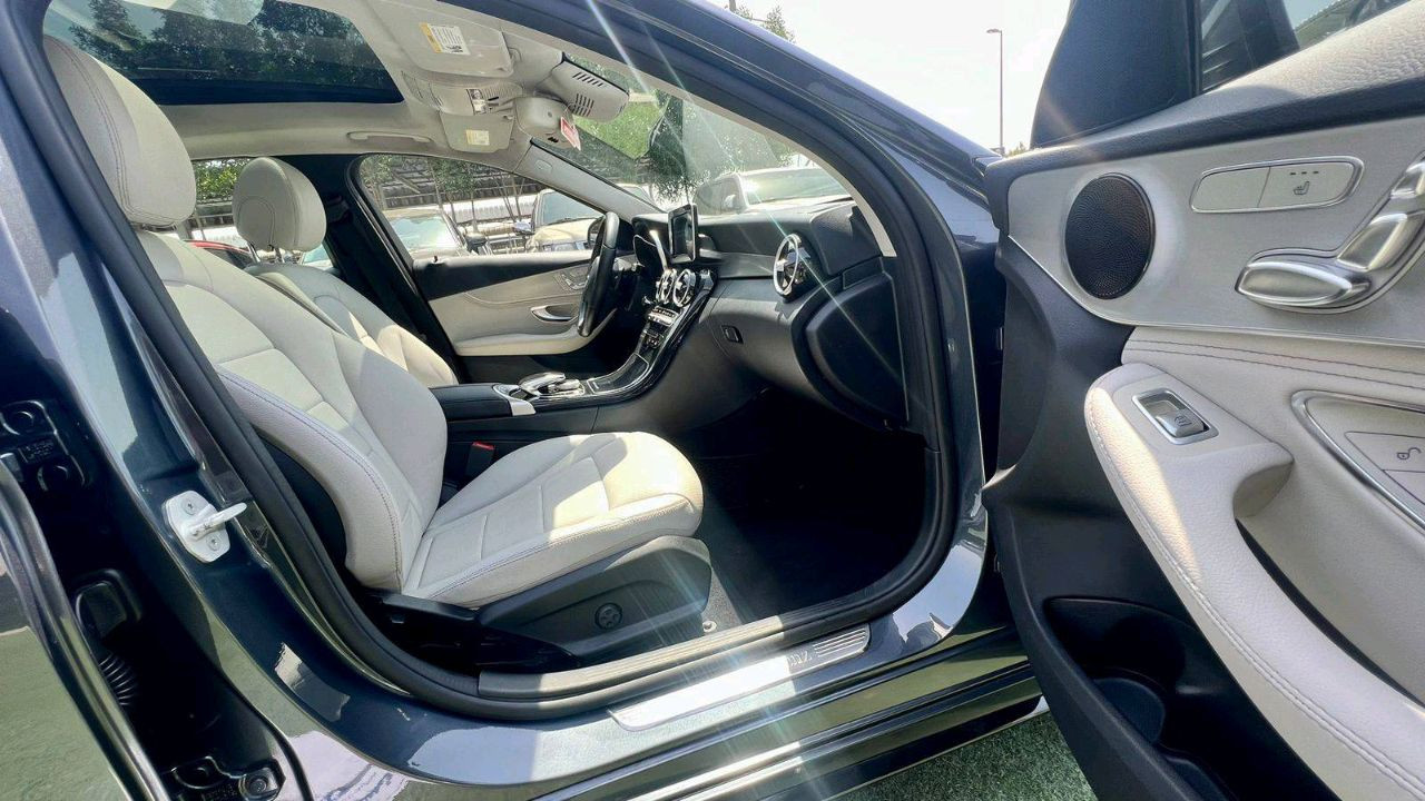 Mercedes Benz C-Class - Image 11
