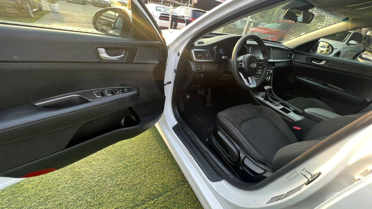 KIA Optima - Image 8