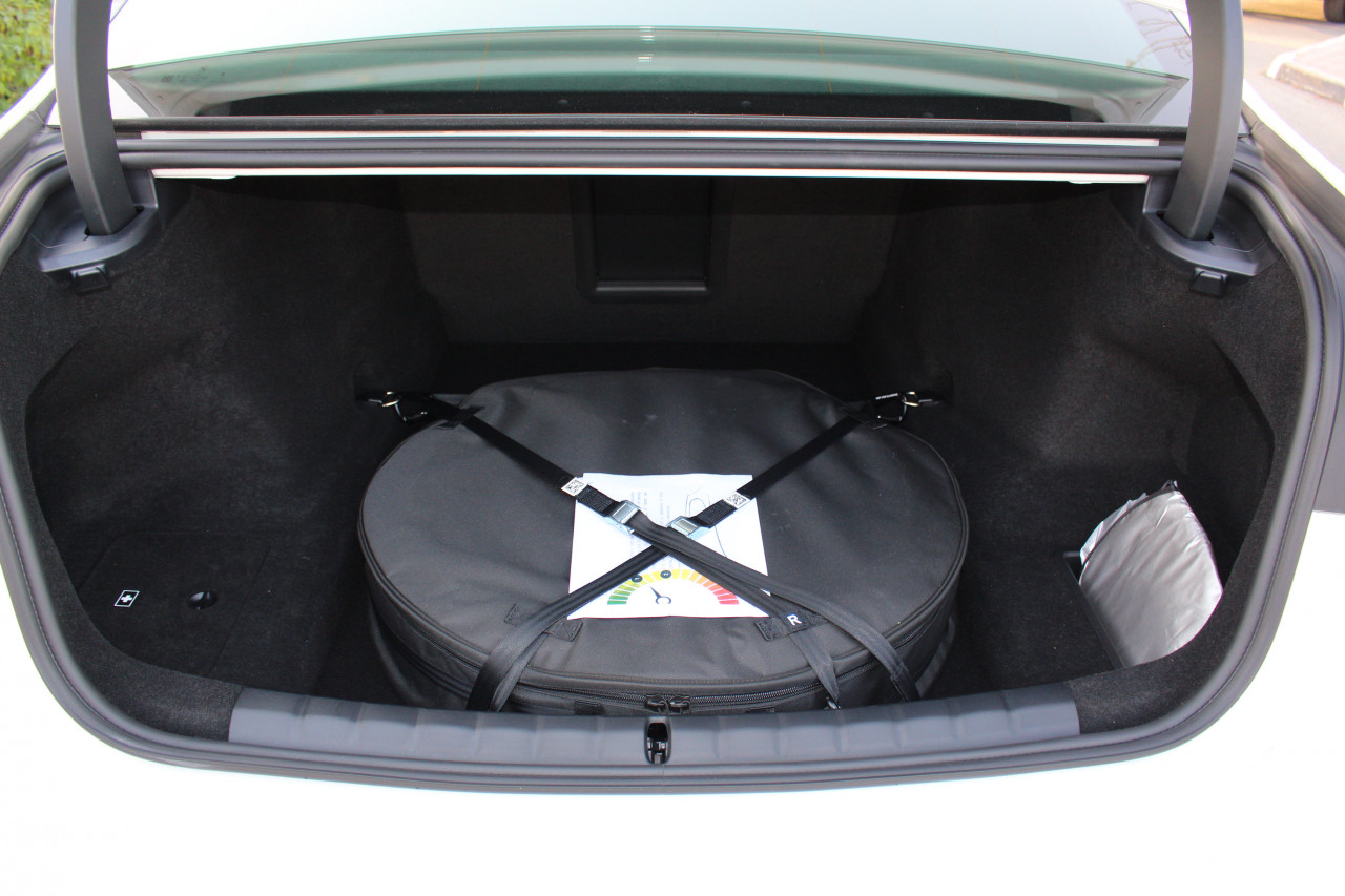 BMW 7-Series - Image 13