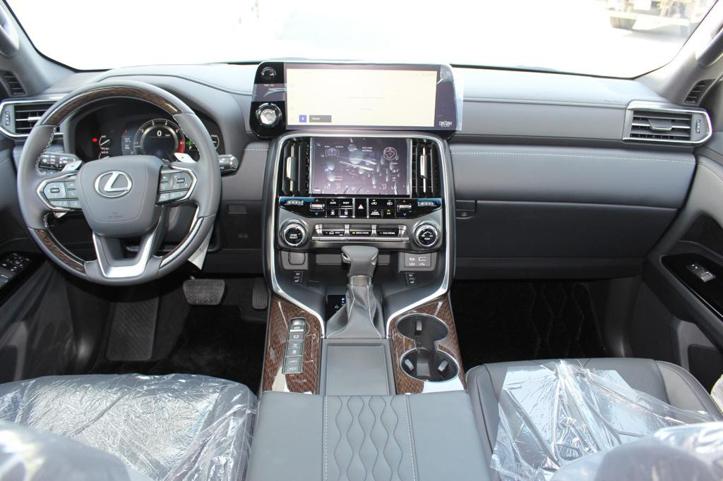 Lexus LX-Series - Image 12