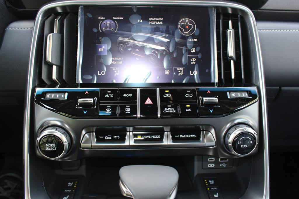 Lexus LX-Series - Image 4