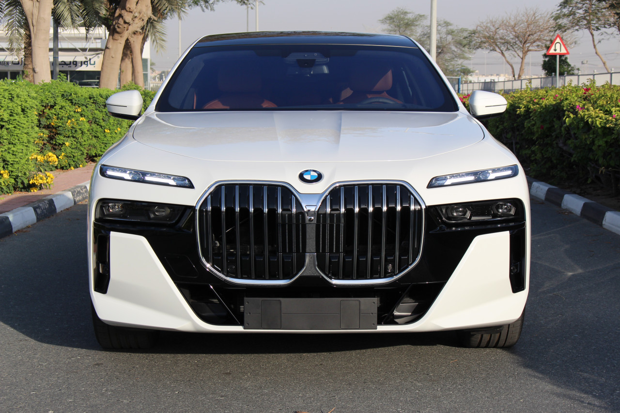 BMW 7-Series - Image 3
