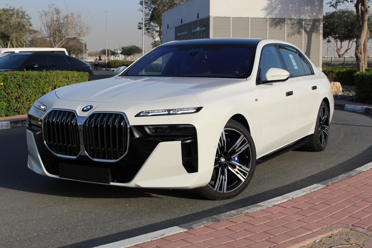 BMW 7-Series - Image 4