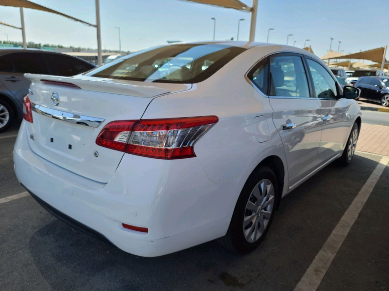 Nissan Sentra - Image 8