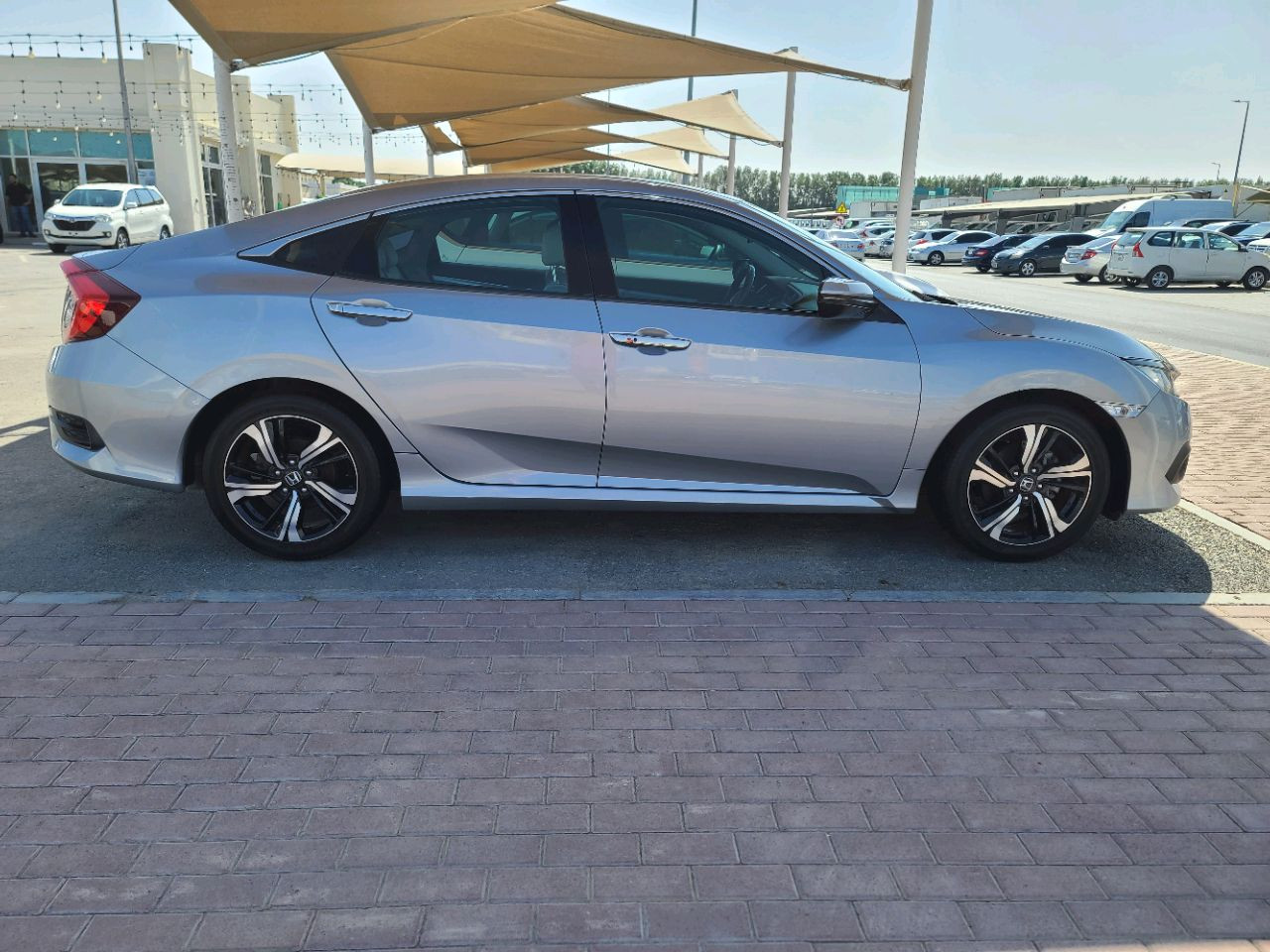 Honda Civic - Image 8