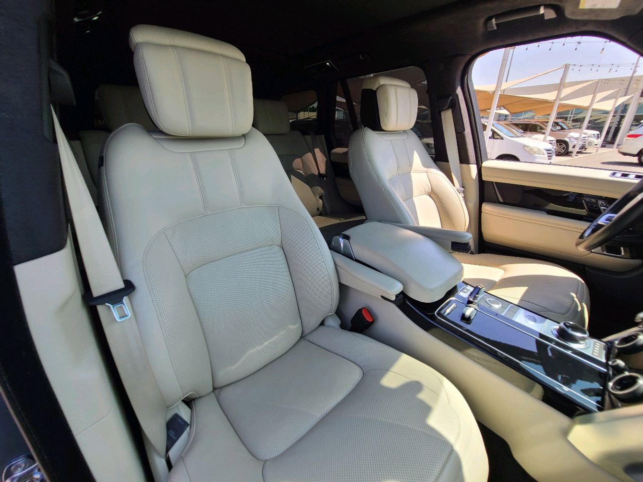 Range Rover HSE - Image 16