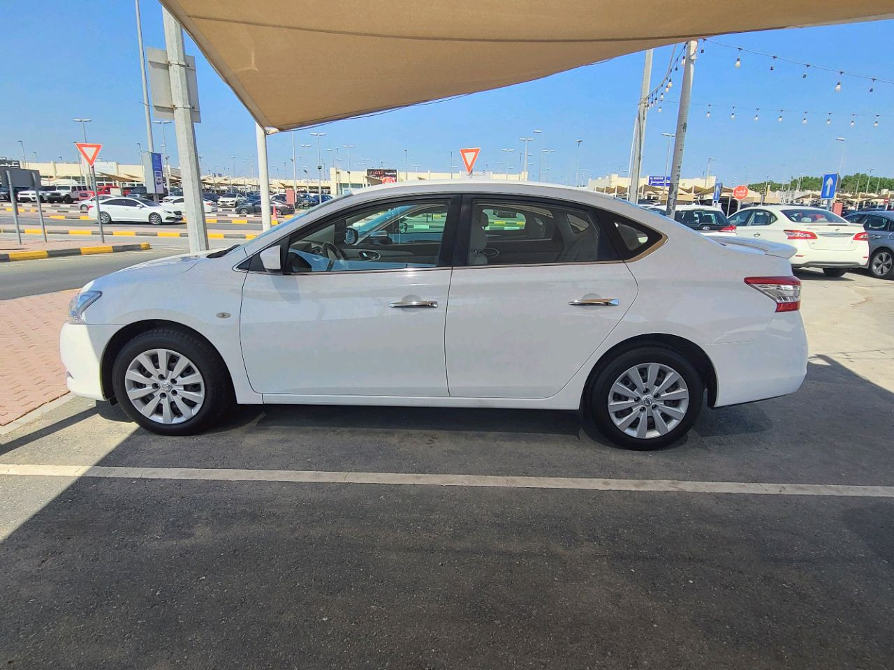 Nissan Sentra - Image 3