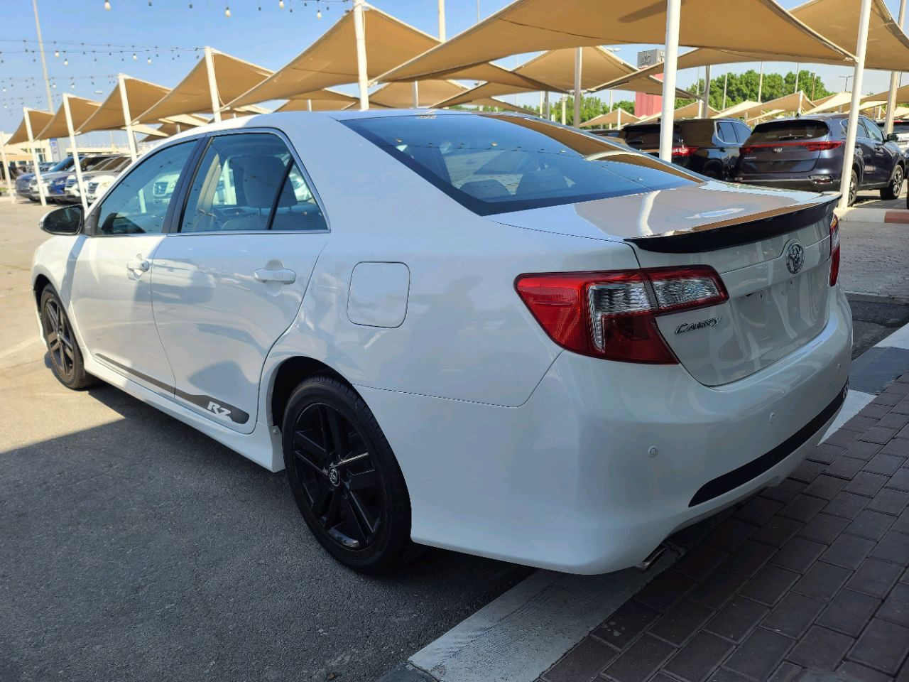Toyota Camry - Image 9