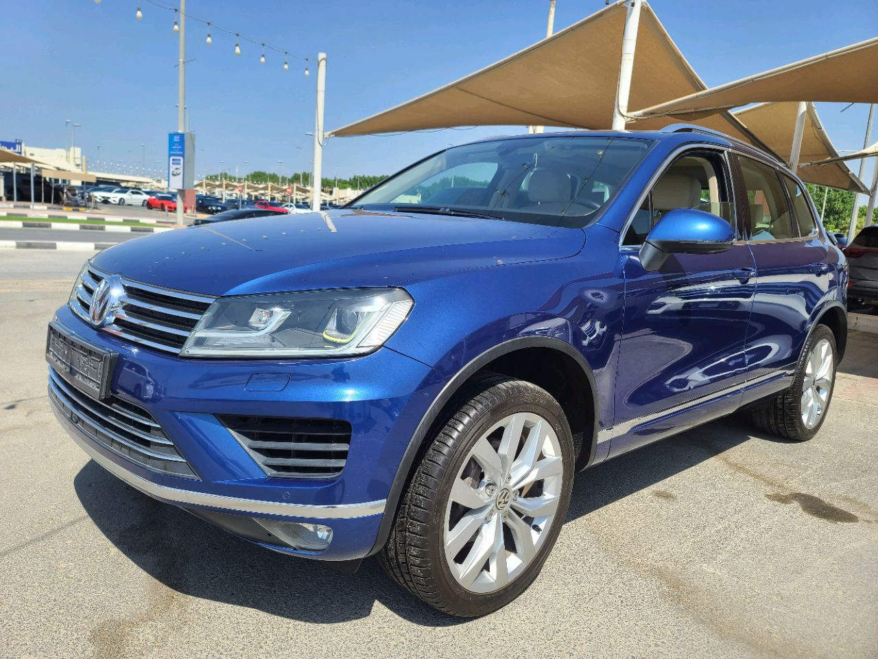 Volkswagen Touareg - Image 10