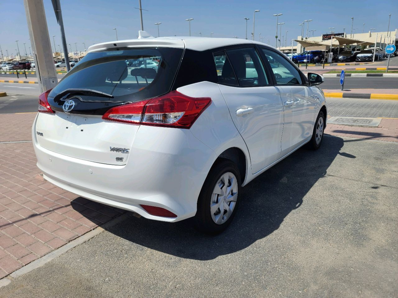 Toyota Yaris - Image 8