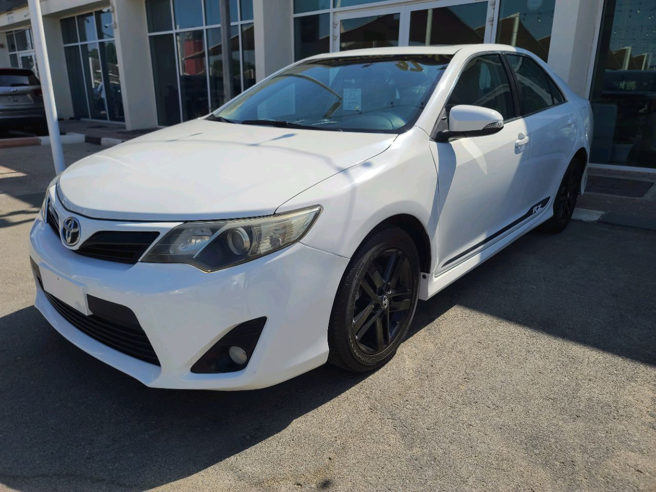 Toyota Camry - Image 8