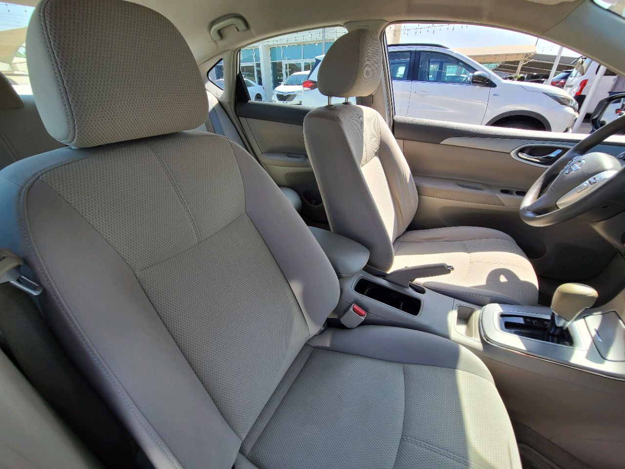 Nissan Sentra - Image 8