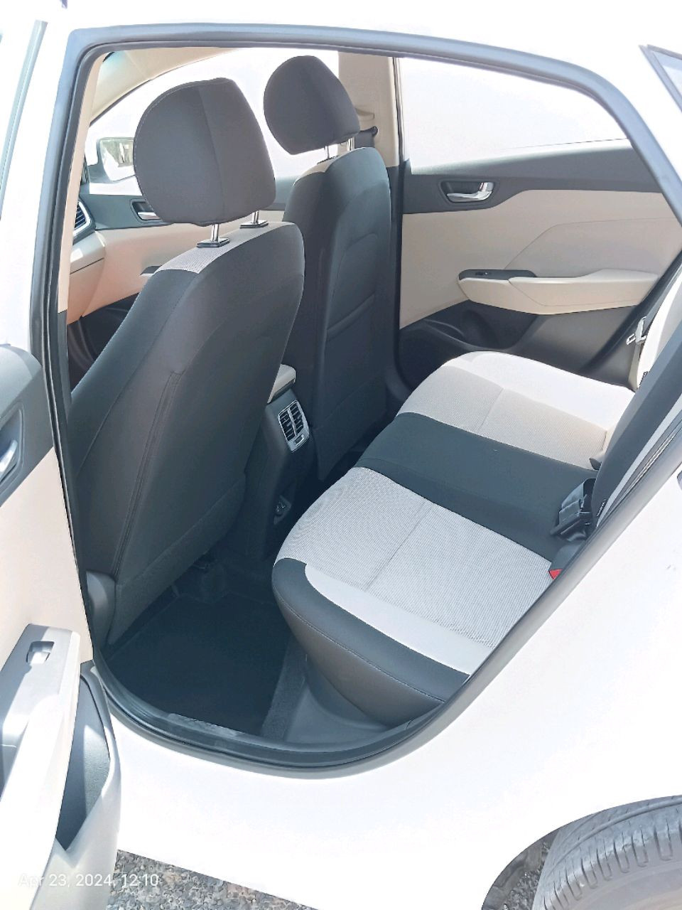Hyundai Accent - Image 6