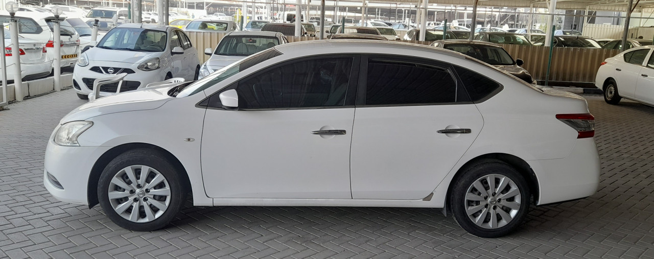 Nissan Sentra - Image 9