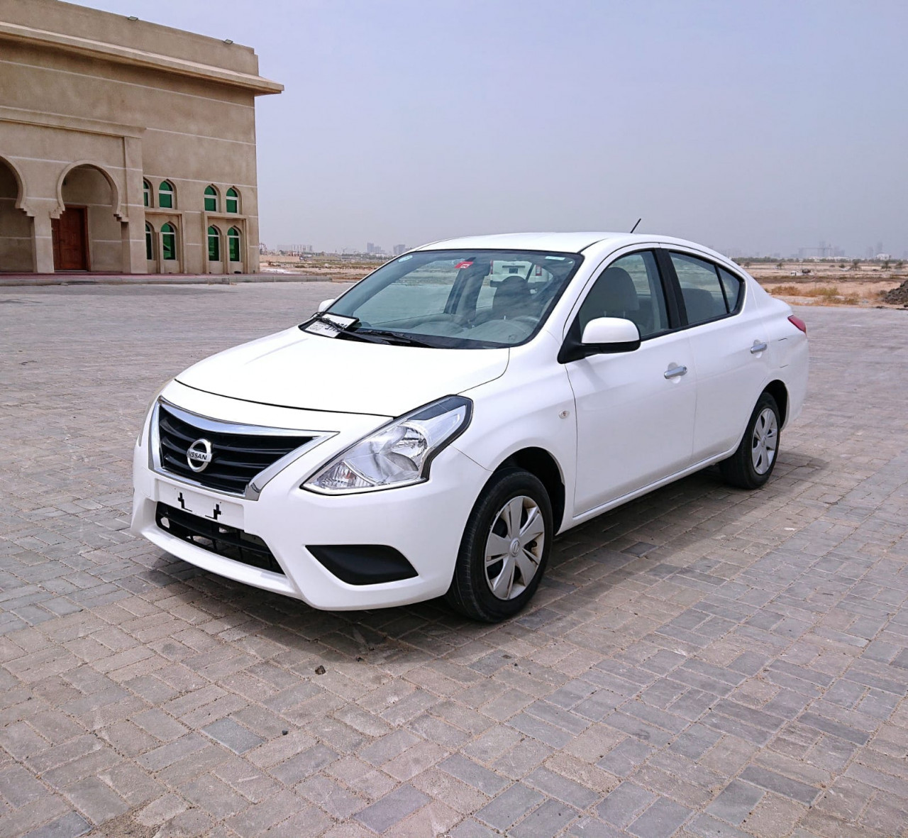 Nissan Sunny - Image 4
