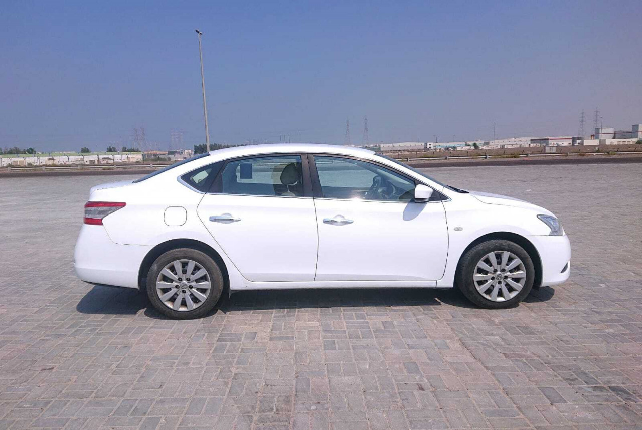 Nissan Sentra - Image 8