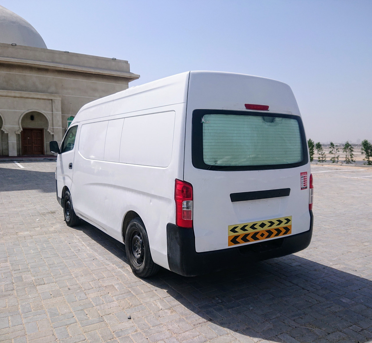 Nissan Urvan - Image 9