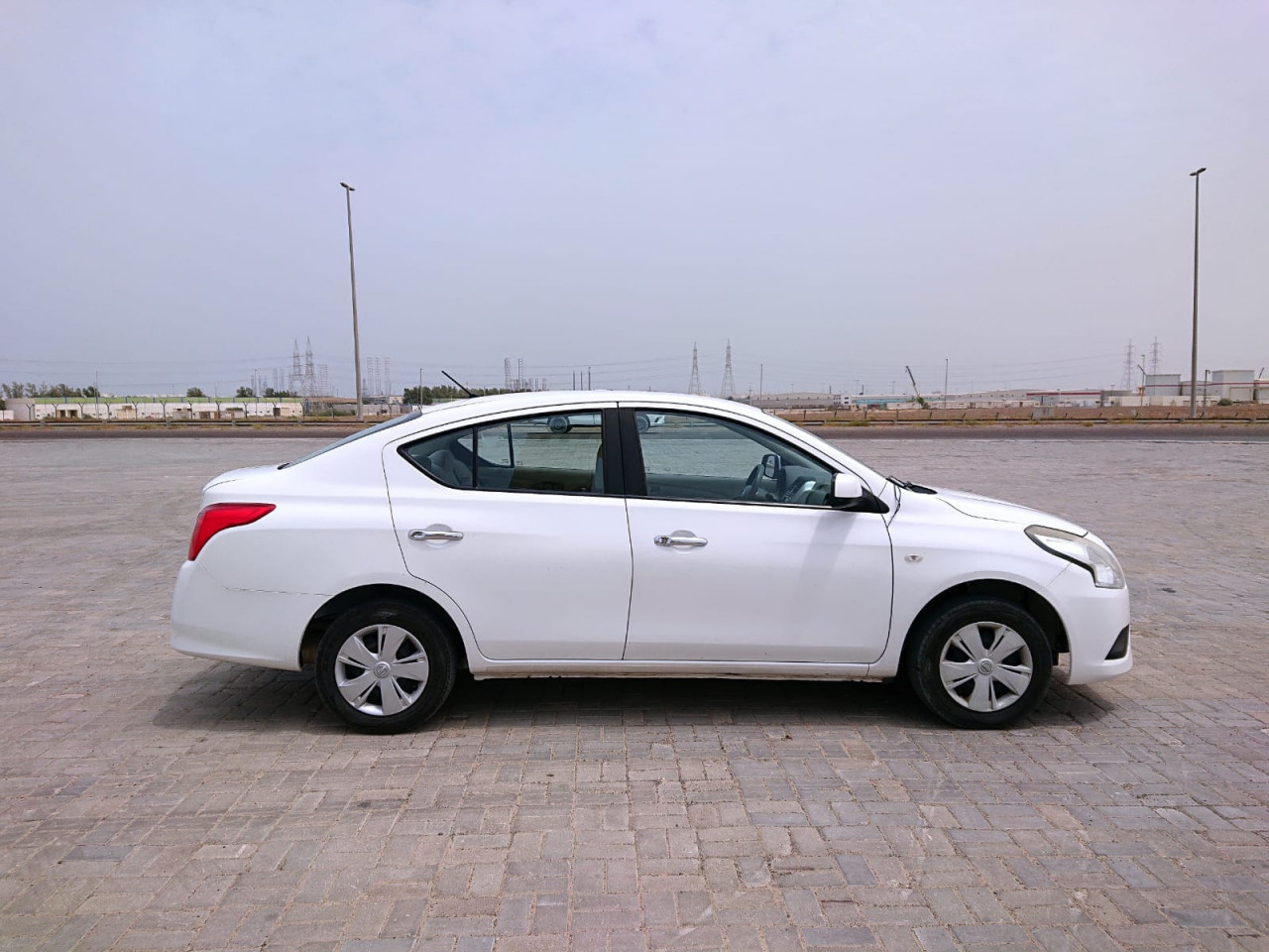 Nissan Sunny - Image 8