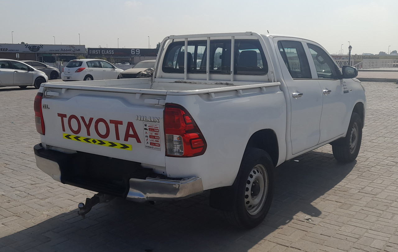 Toyota Hilux - Image 10