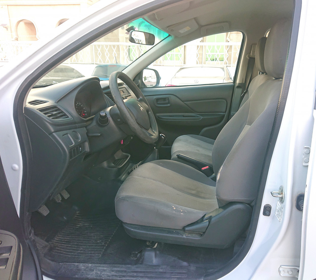 Mitsubishi L200 - Image 9