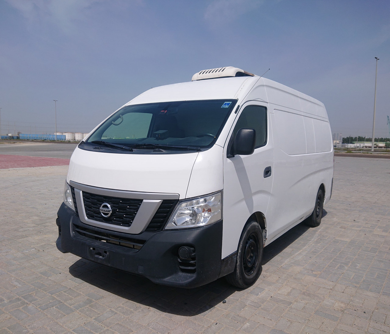 Nissan Urvan - Image 3