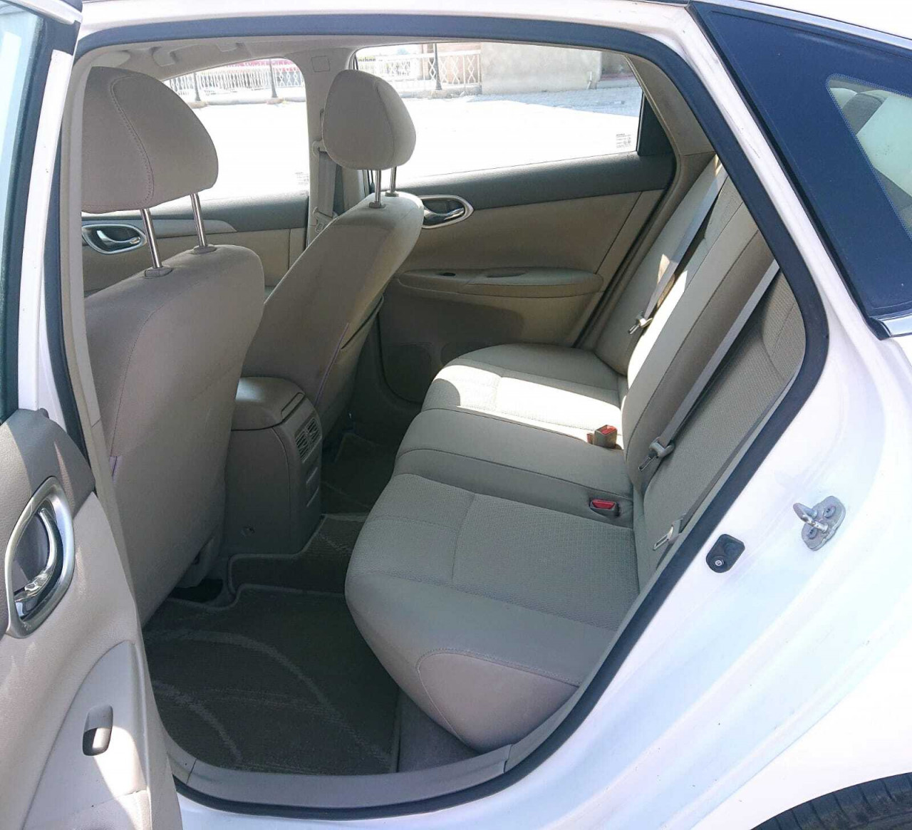 Nissan Sentra - Image 4