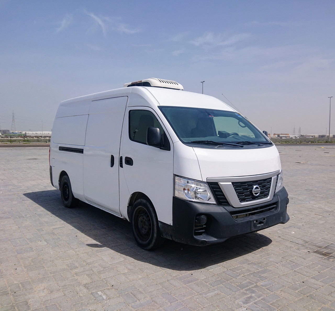 Nissan Urvan - Image 4