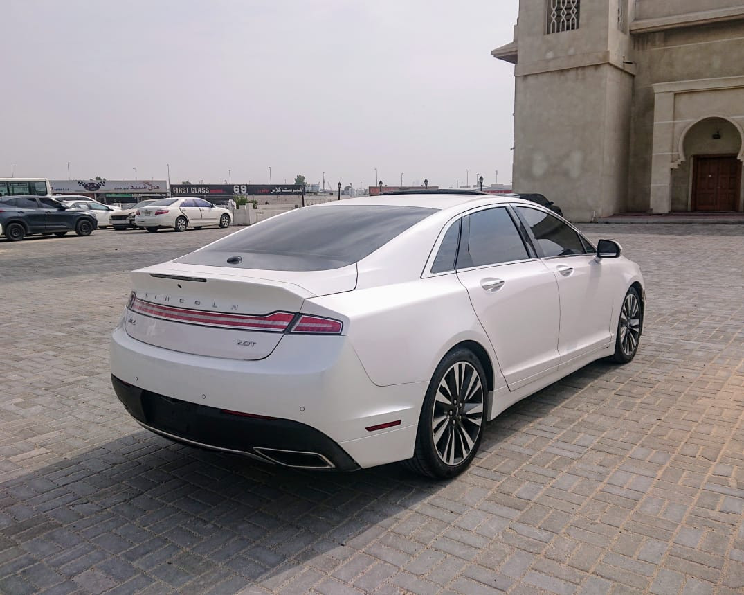 Lincoln MKZ - Image 9