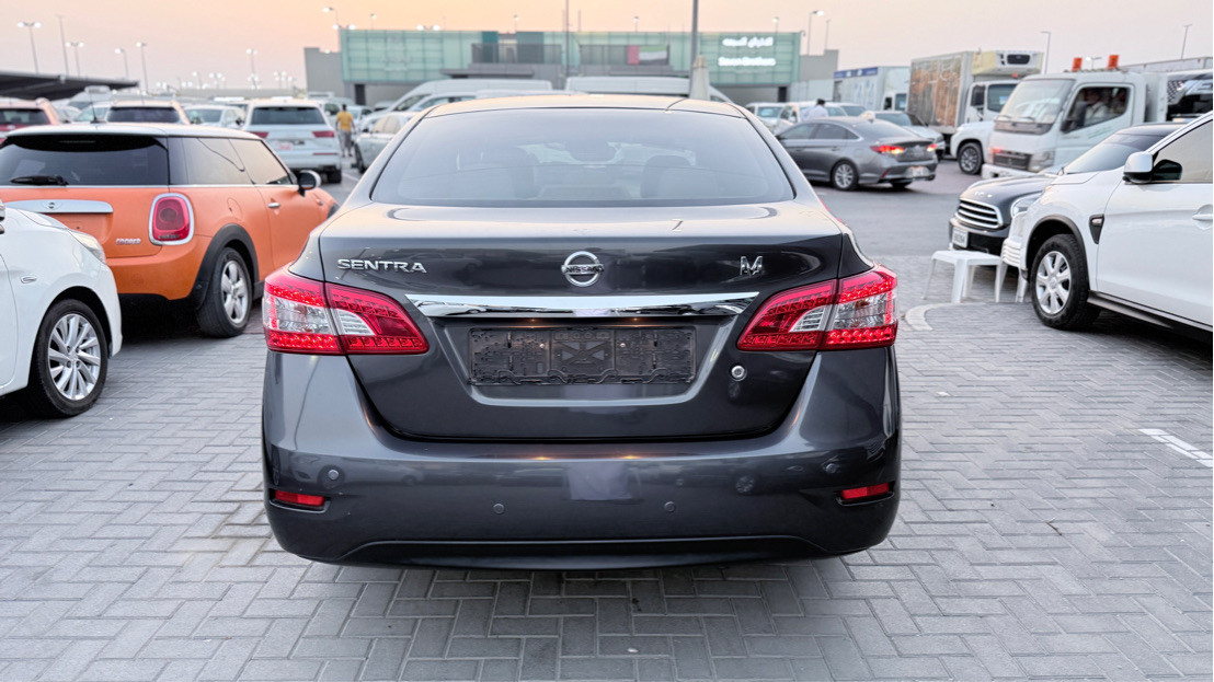 Nissan Sentra - Image 7