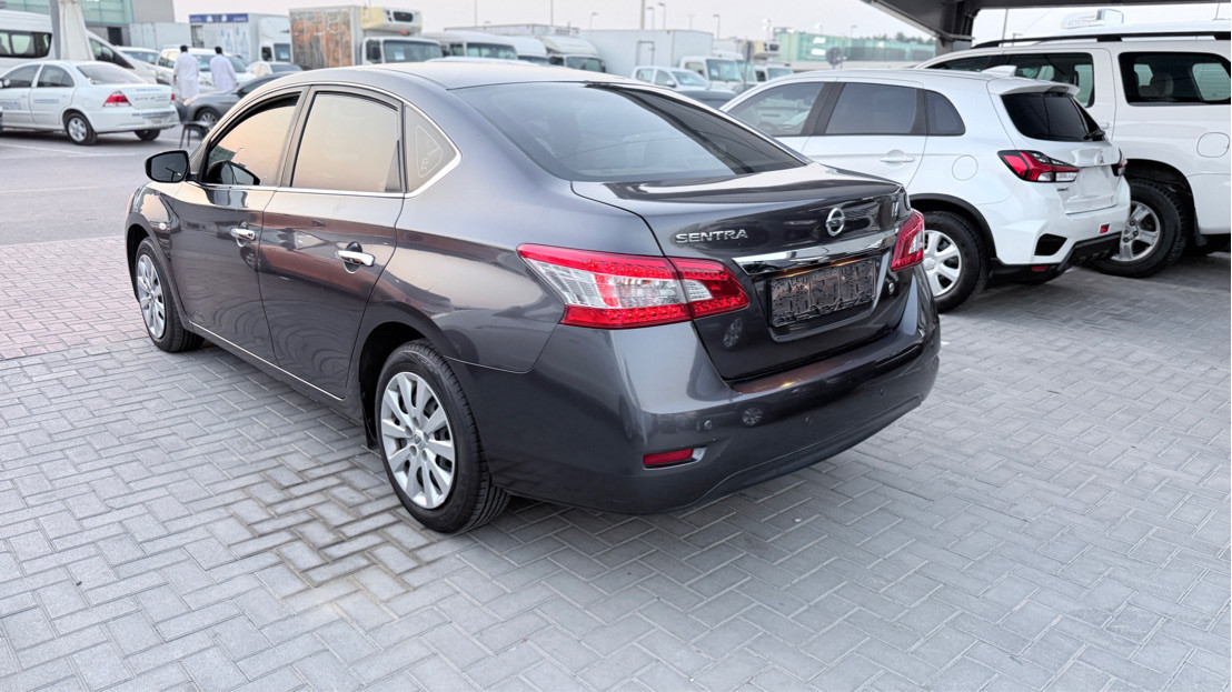 Nissan Sentra - Image 6