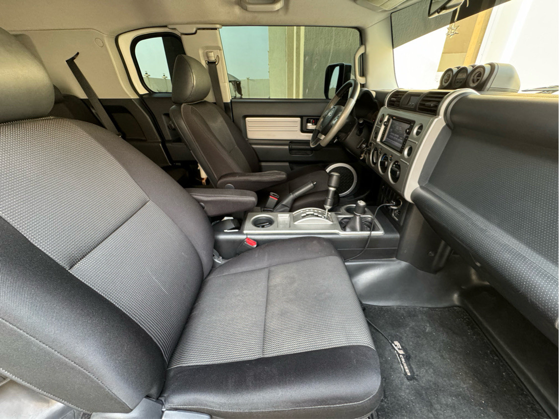 Toyota FJ Cruiser - Image 8