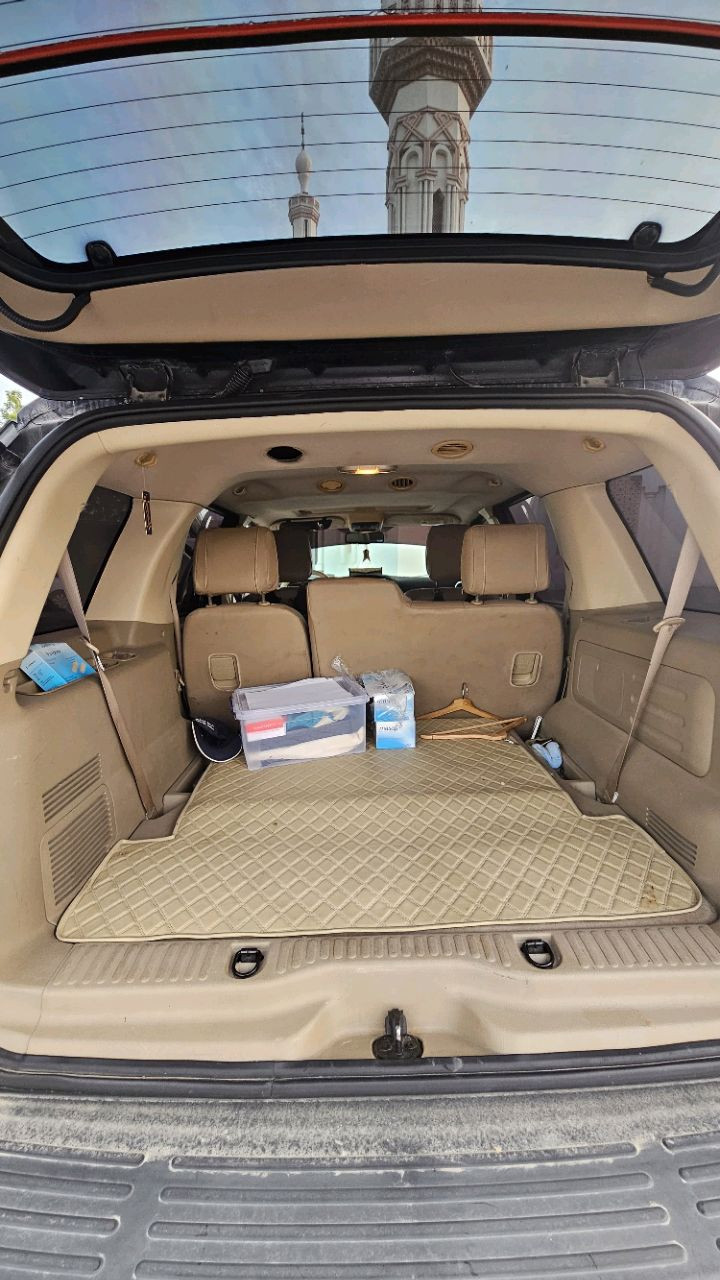 Ford Explorer - Image 11