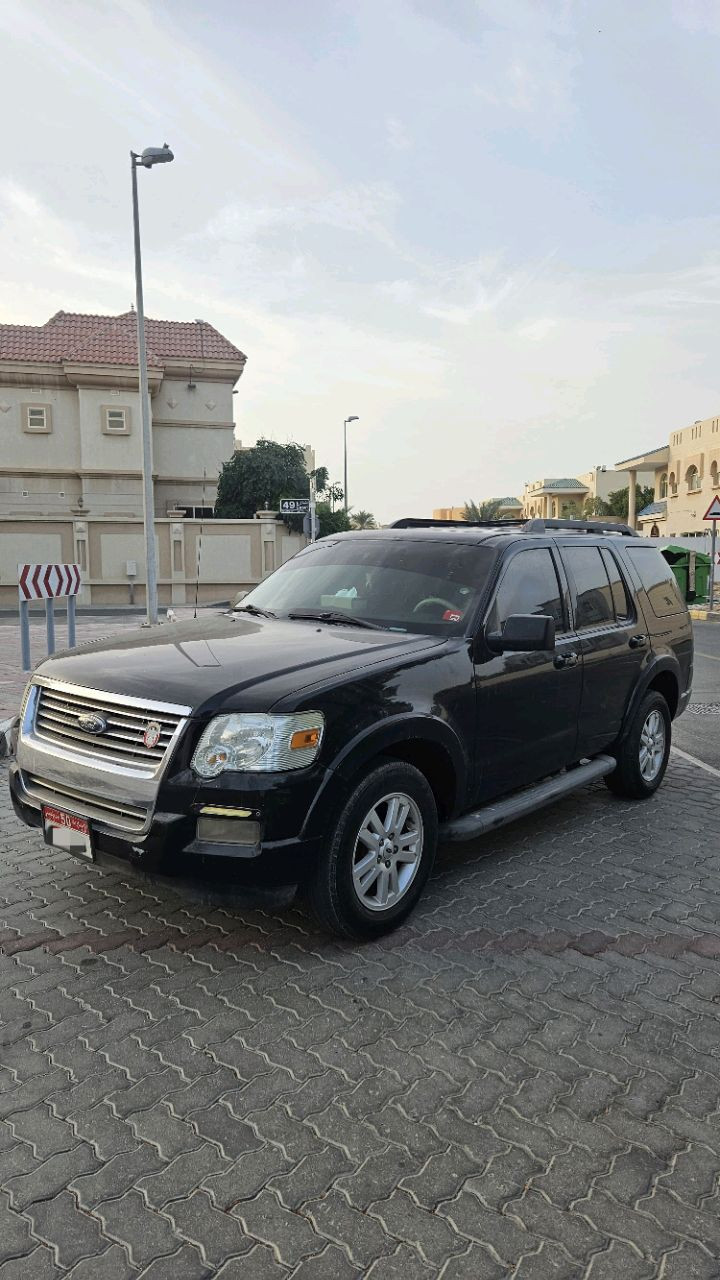 Ford Explorer - Image 6