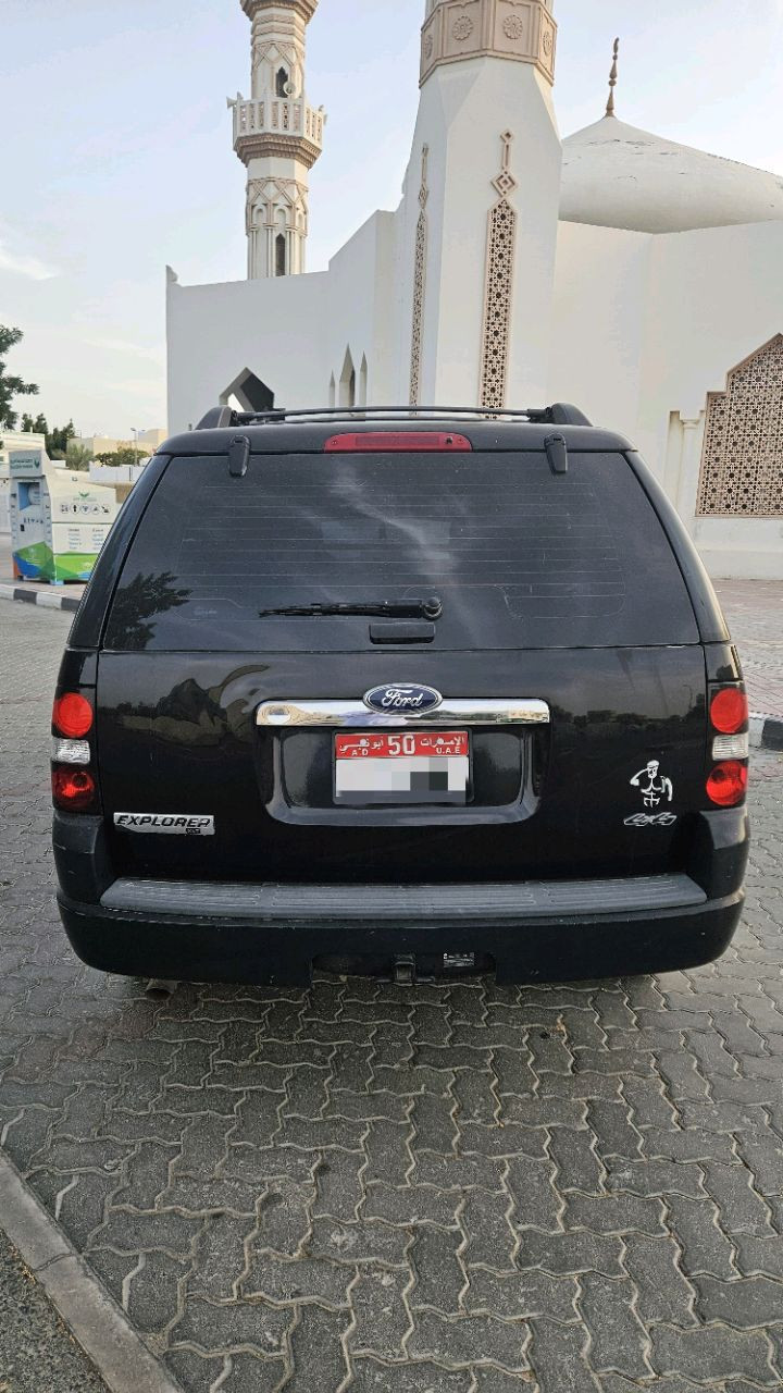 Ford Explorer - Image 3