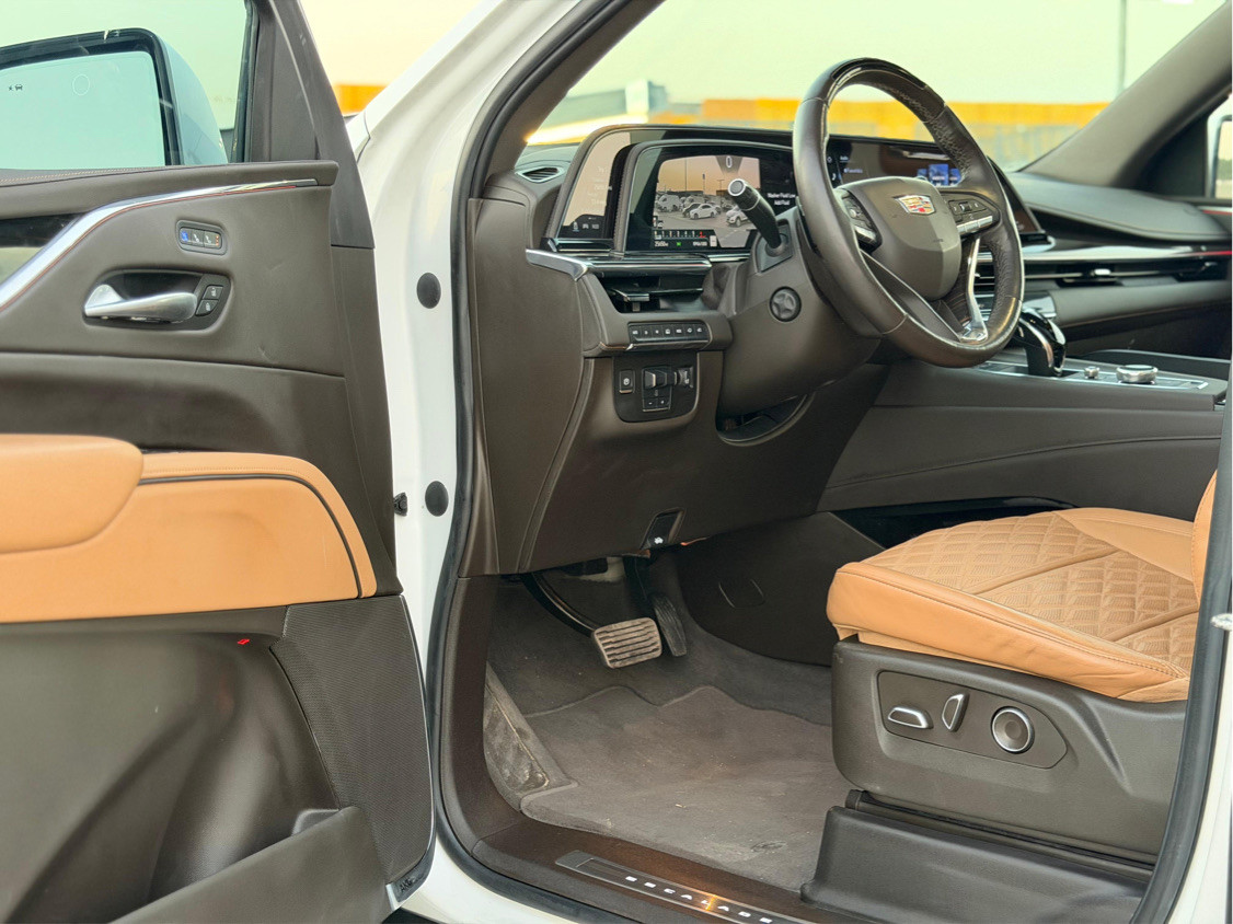 Cadillac Escalade - Image 9
