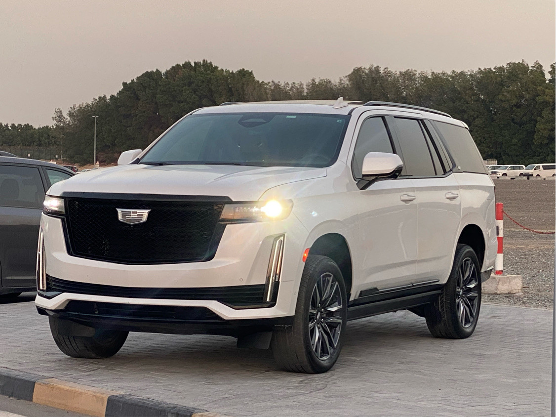 Cadillac Escalade - Image 2
